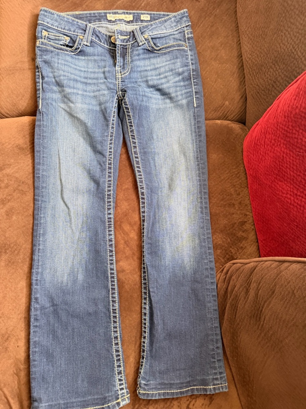 Women’s Light Wash Flare Jeans - Mid Rise